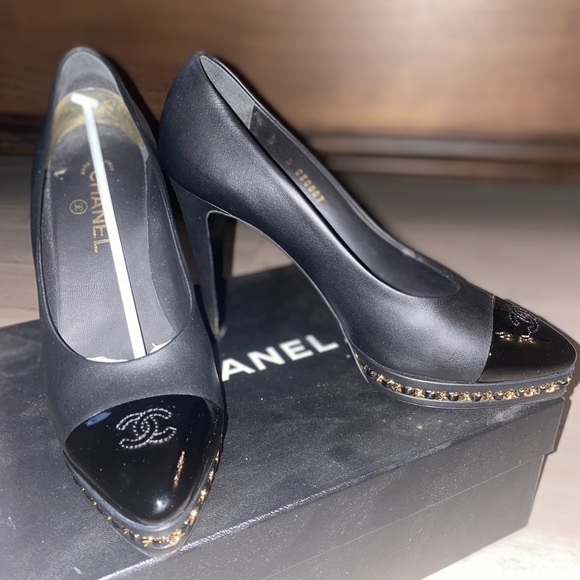 Chanel heels like new - Picture 1 of 10